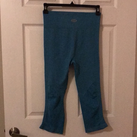 One of my favorite pair of aqua colored yoga pants - Picture 3 of 5